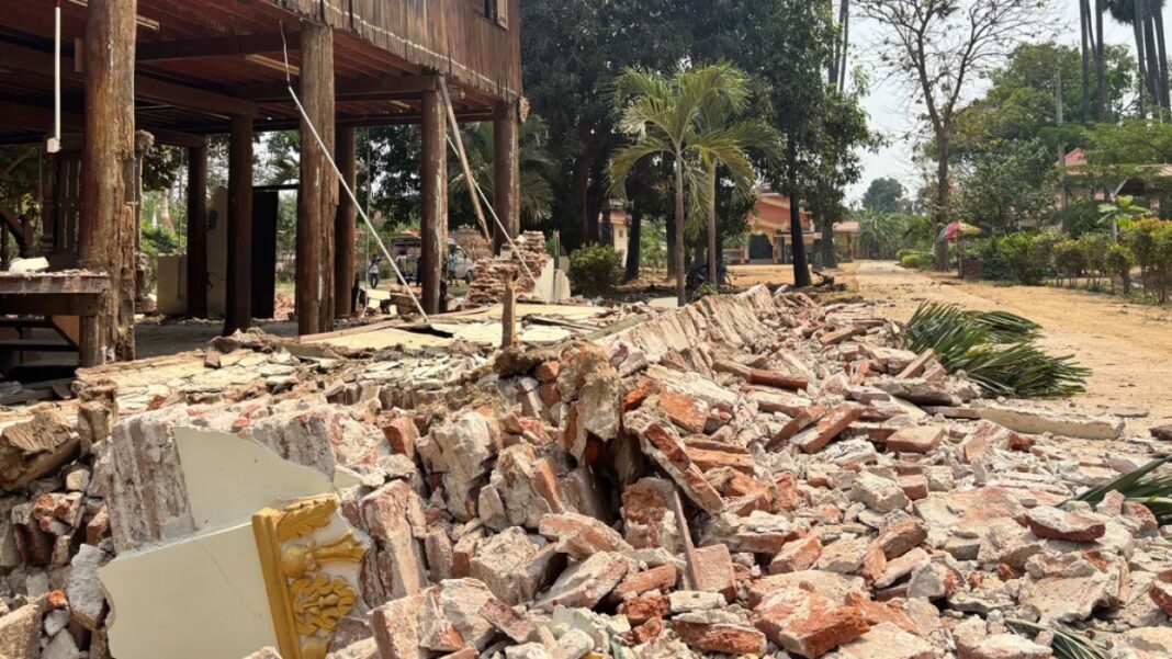 মিয়ানমারে ভয়াবহ ভূমিকম্প: বহু ভবন ধসে পড়েছে, মৃত্যু ২০ জনের বেশি